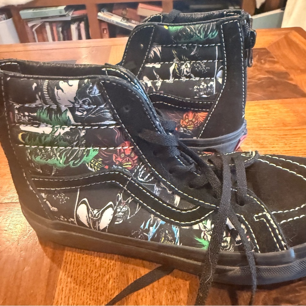 EUC VANS LIMITED EDITION DISNEY VILLAINS HIGH TOP SNEAKER SIZE 3!